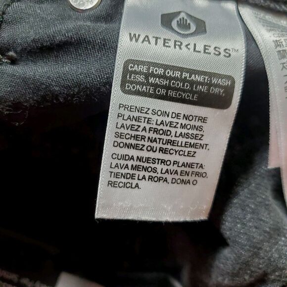 Vintage Levi’s Silver Tab Mom Shorts Black Denim Shorts 100% Cotton Size 32 - Picture 6 of 9